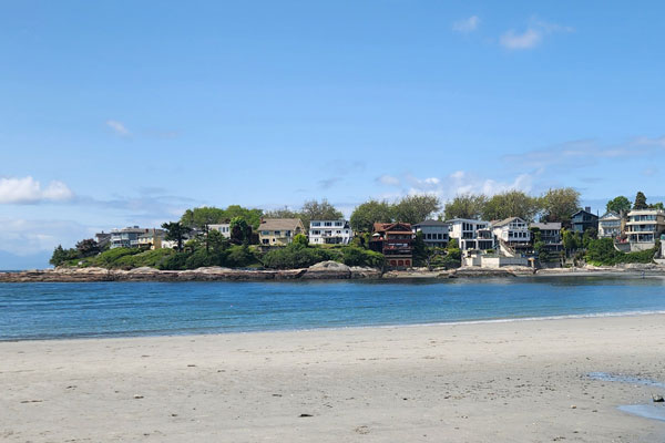 Luxury waterfront property in Greater Victoria BC